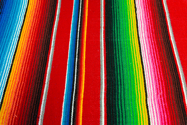 来自西南地毯的五颜六色的织品